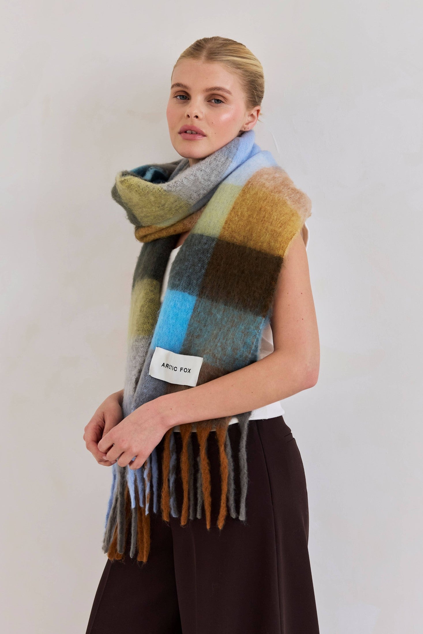 Arctic Fox & Co. - North America - The Reykjavik Scarf - 100% Recycled - Blue/Orange - FW25