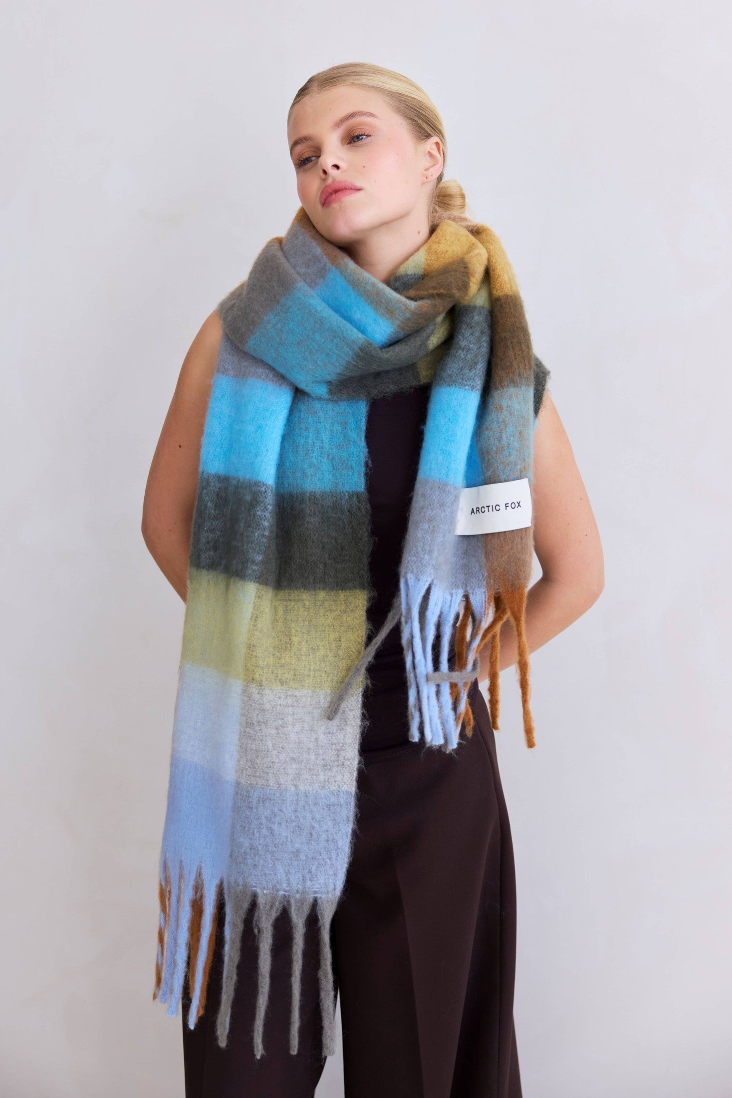 Arctic Fox & Co. - North America - The Reykjavik Scarf - 100% Recycled - Blue/Orange - FW25