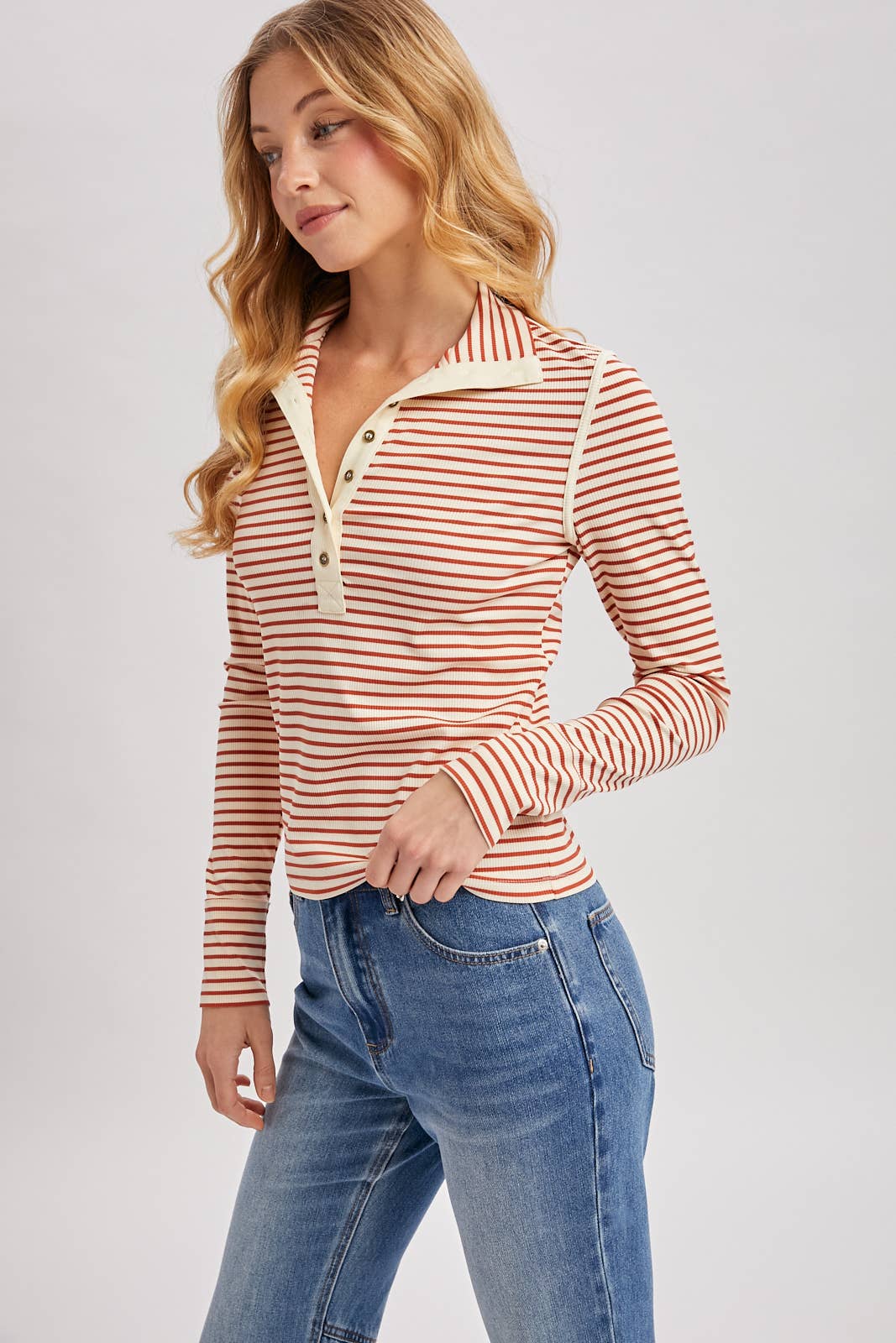 Bluivy - STRIPED BUTTON DOWN HENLEY KNIT TOP