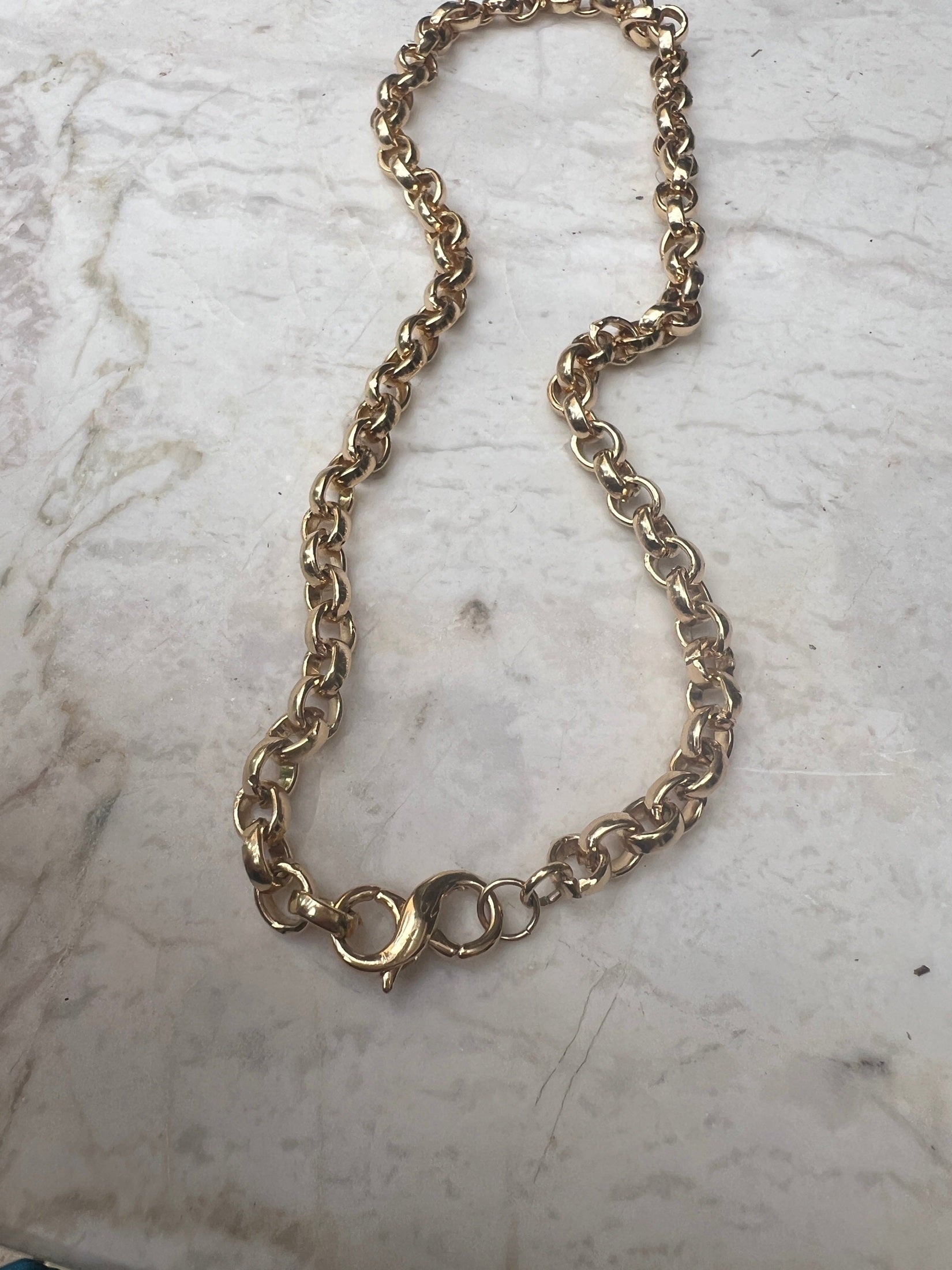 Eternelle Gold Necklaces