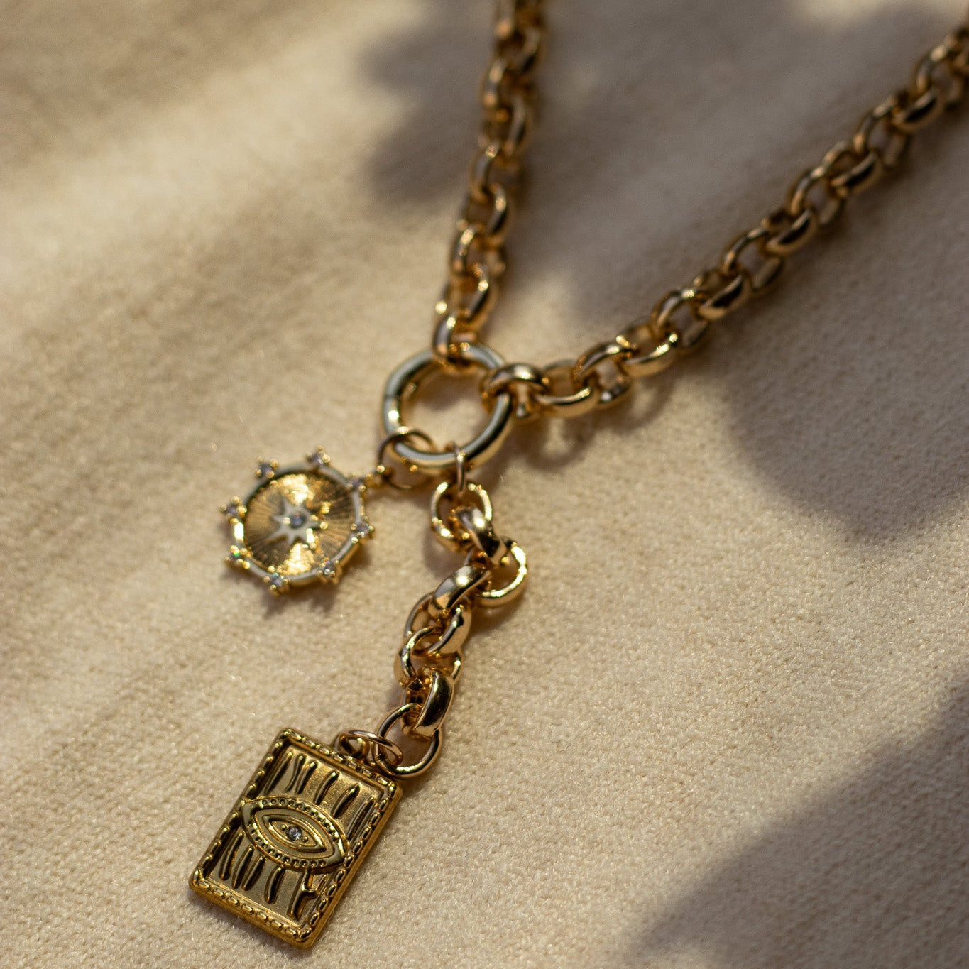 Everseen Lariat Necklace Necklaces