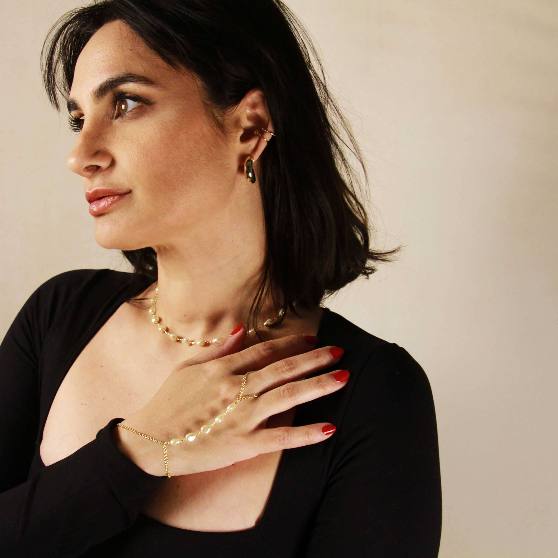 GoldFi - Baroque Pearl Hand Chain