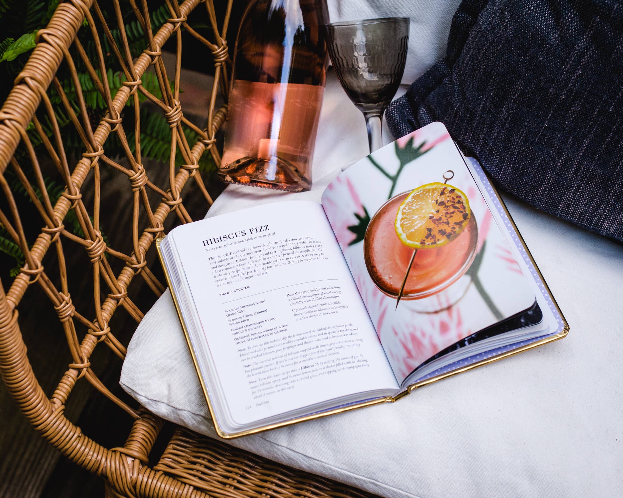 HarperCollins Focus - Bubbly: A Collection of Champagne and Sparkling Cocktails