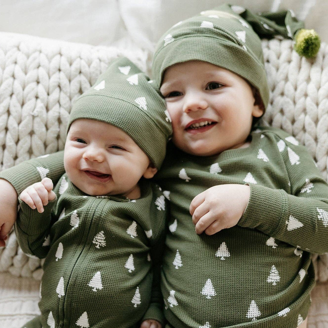 L'ovedbaby - Frosty Pine | Holiday Thermal Zipper Footie & Cap Set