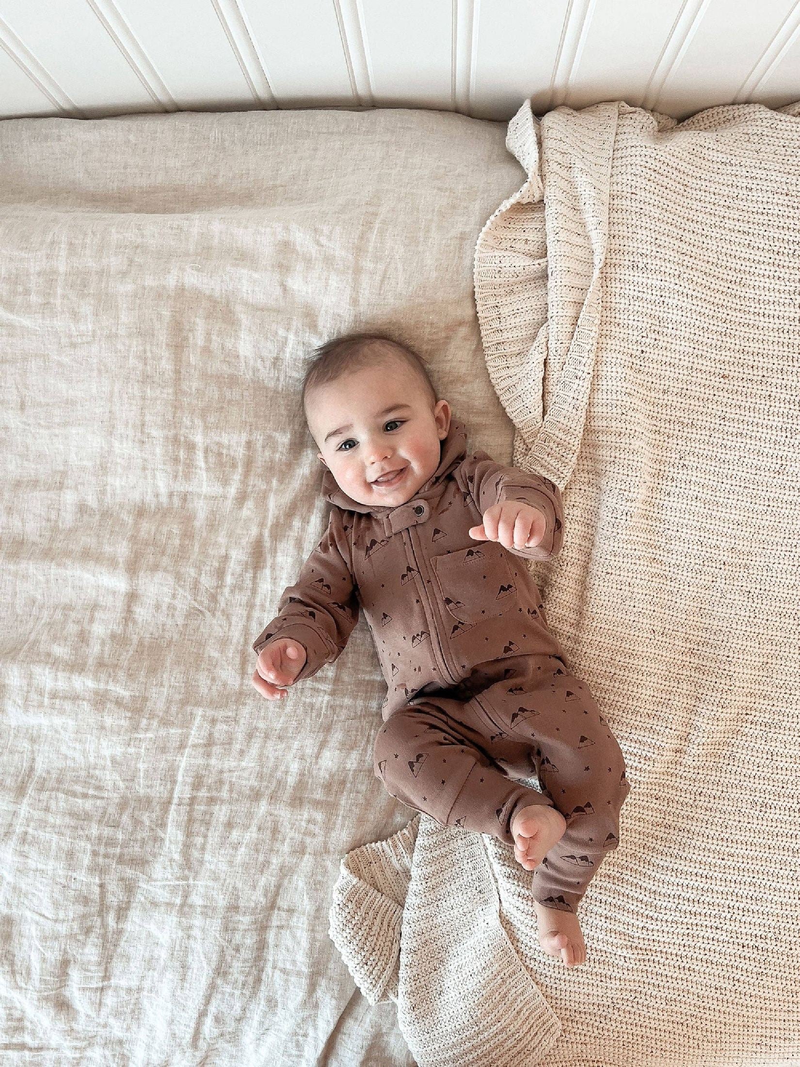 L'ovedbaby - Latte Mountain | Organic Zipper Romper