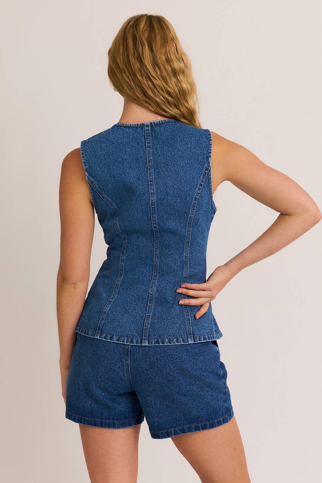 LE LIS - BUTTON FRONT SLEEVELESS DENIM TOP