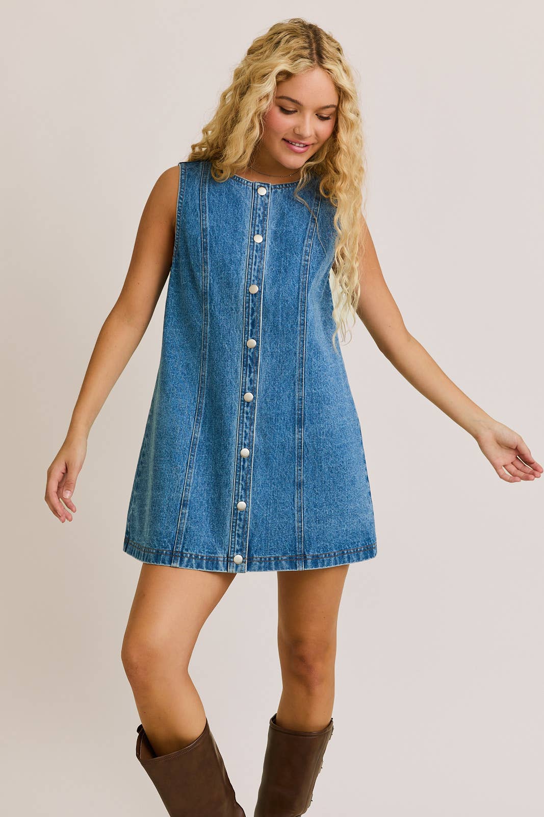 LE LIS - SLEEVELESS ROUND NECK BUTTON DOWN DENIM MINI DRESS