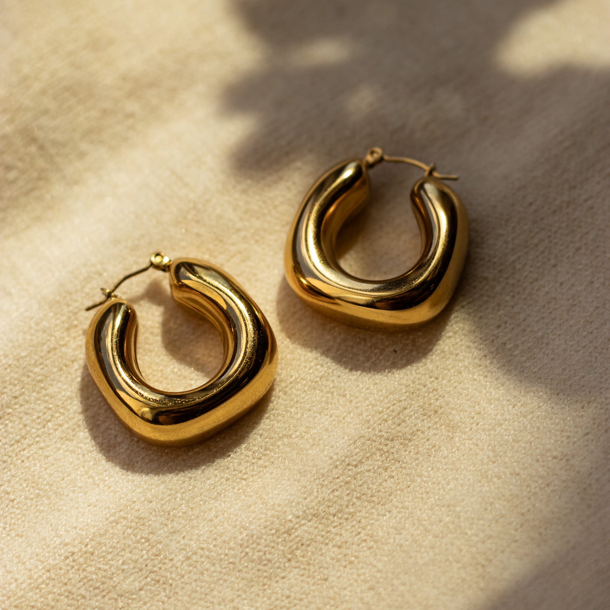 Les Classiques Hoops Earrings