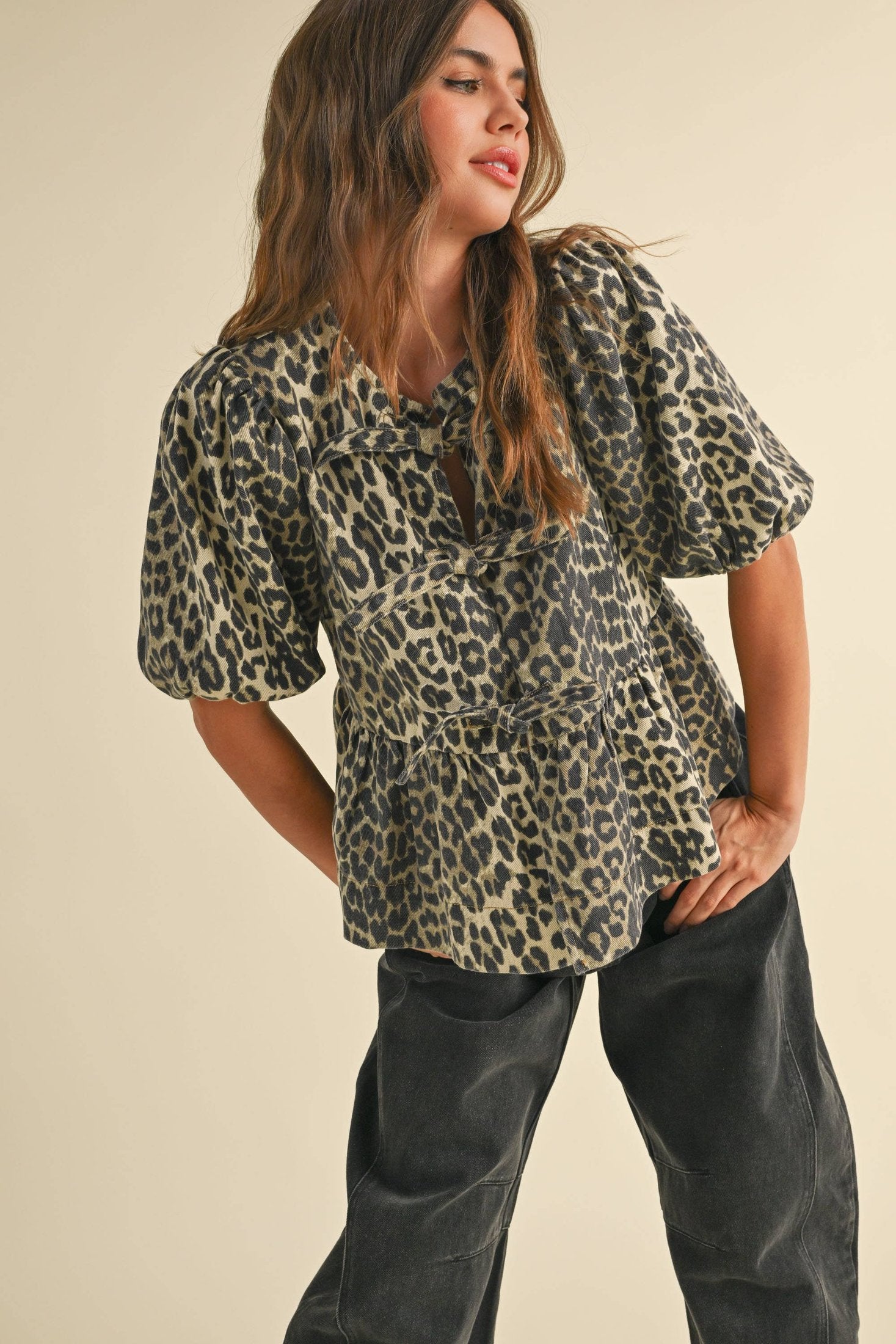 MIOU MUSE - T4919 LEOPARDPRINT TIED IN FRONT BLOUSE