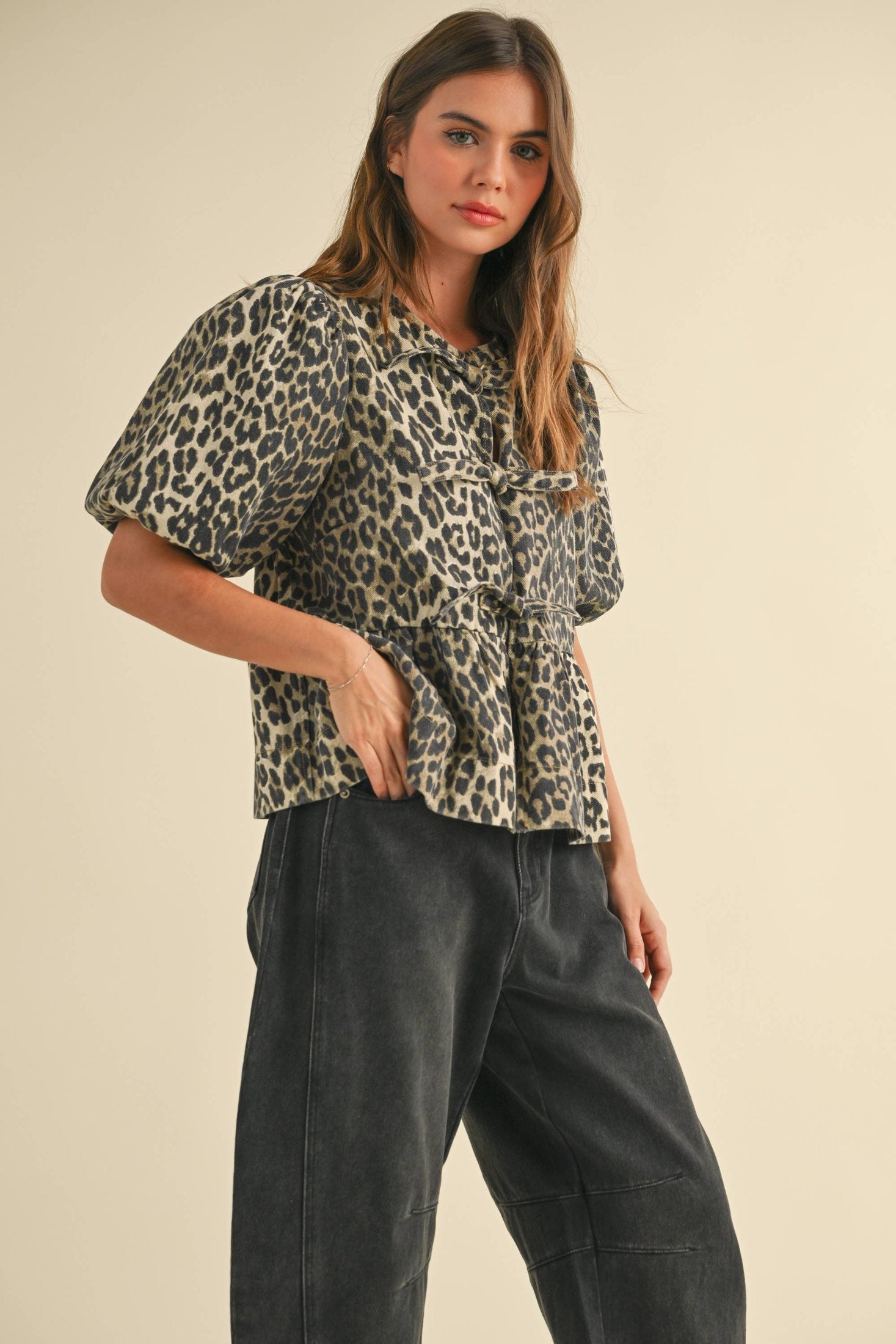 MIOU MUSE - T4919 LEOPARDPRINT TIED IN FRONT BLOUSE