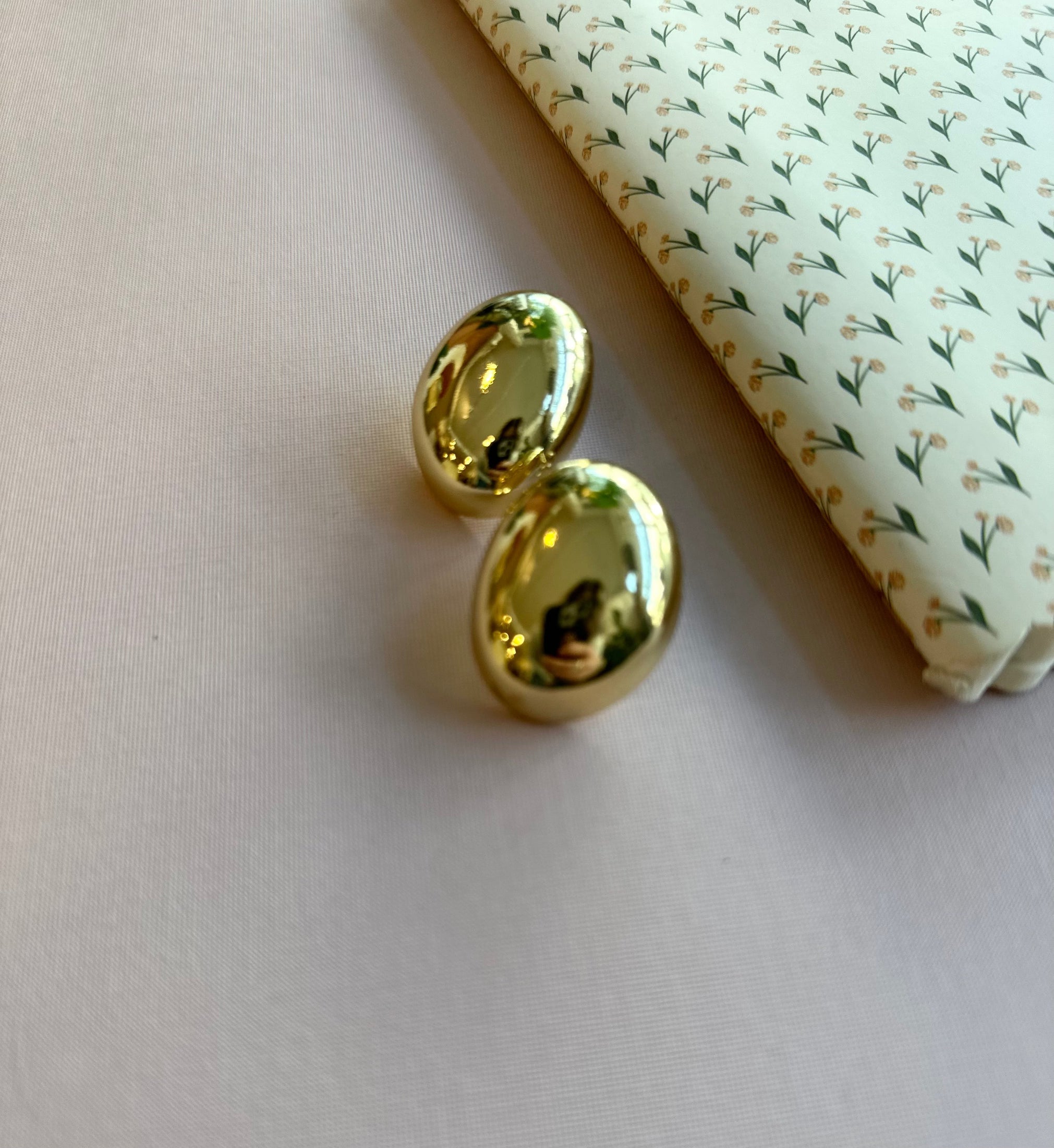 Pebble Studs Earrings