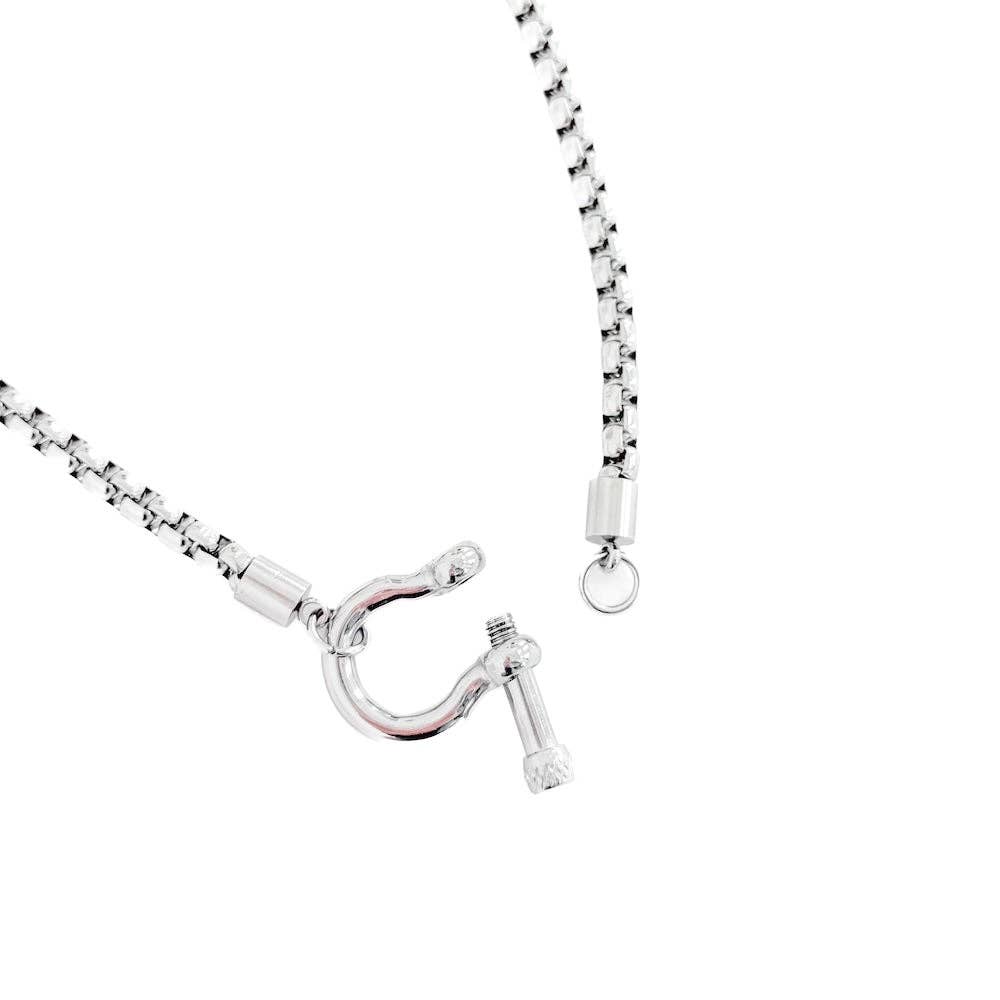 Pretty Simple - Lucky Me Horseshoe Toggle Necklace - WATERPROOF