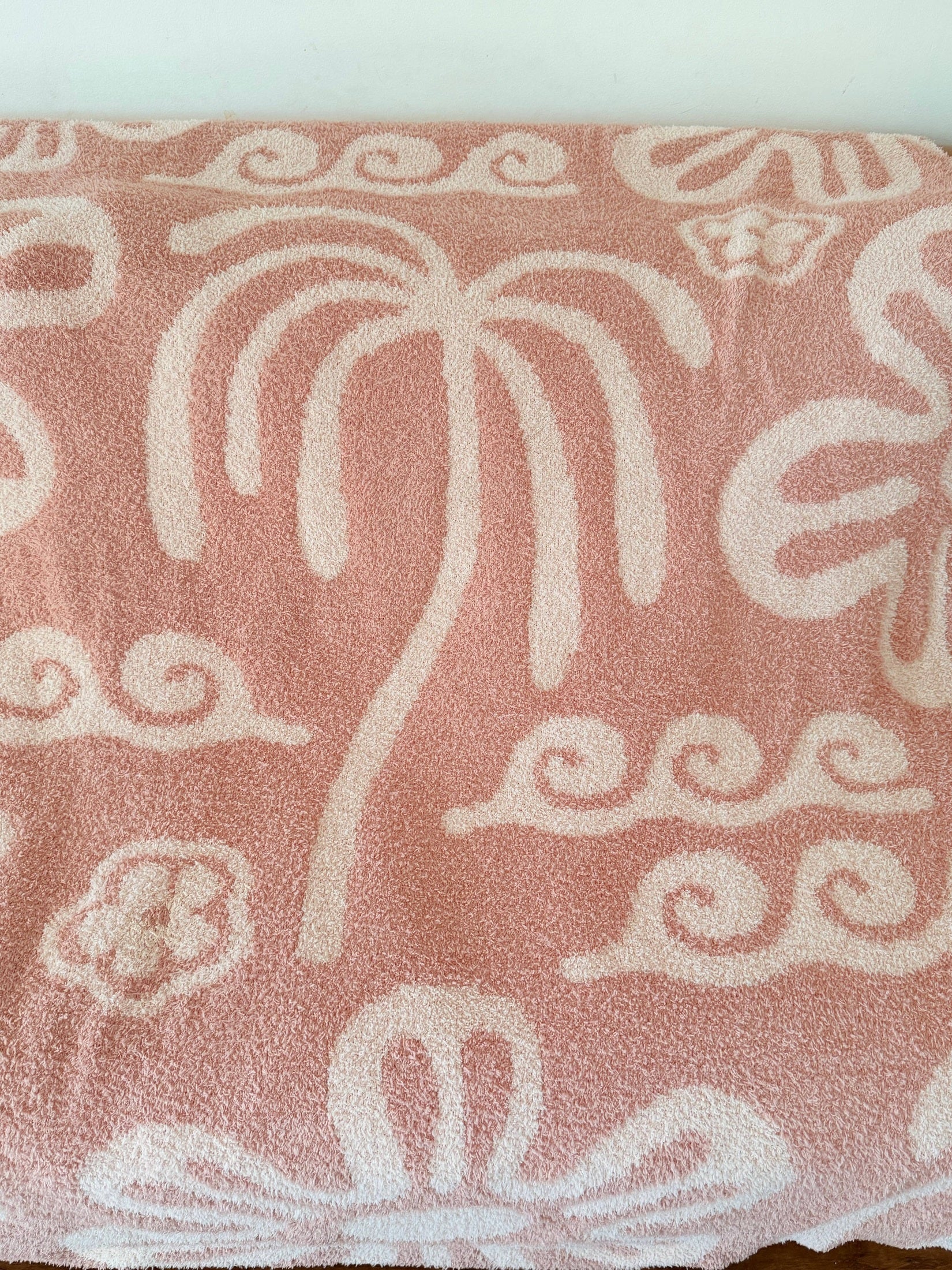 Sundream - Hanalei Plush Throw - Island Blush