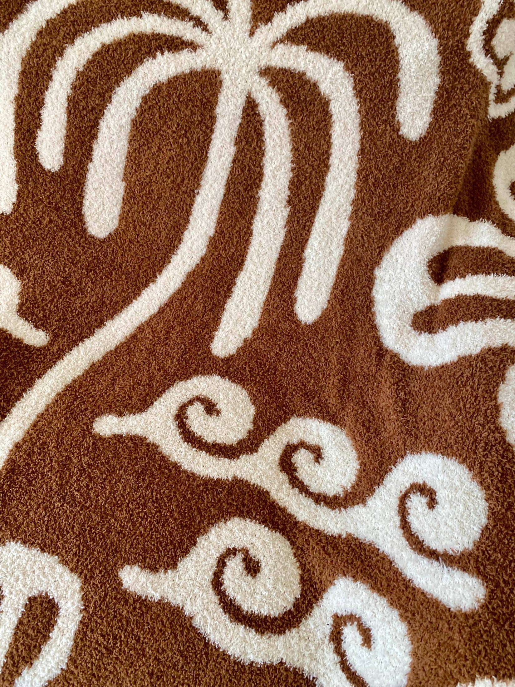 Sundream - Hanalei Plush Throw - Mocha & Cream