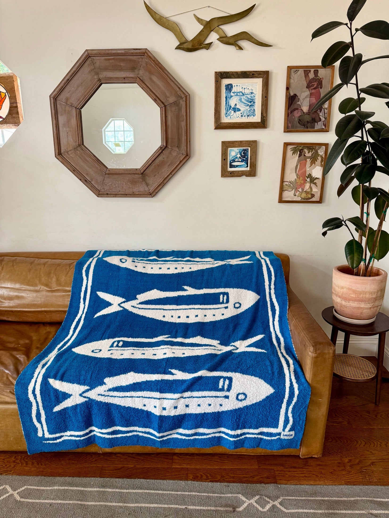 Sundream - Pacific Row Plush Throw - Swell Blue