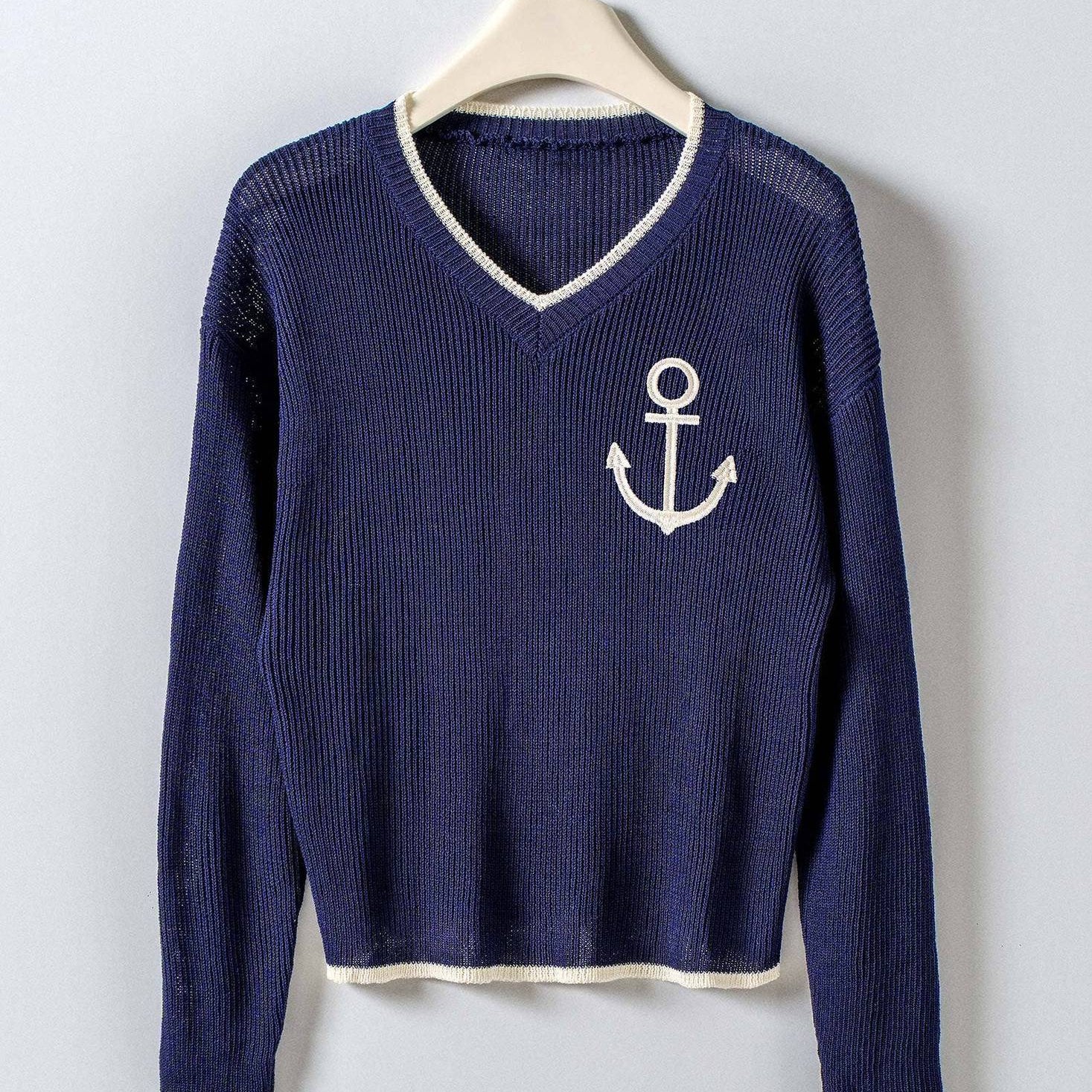 Urban Daizy - Nautical Anchor V-Neck Knit Top Contrast Trim