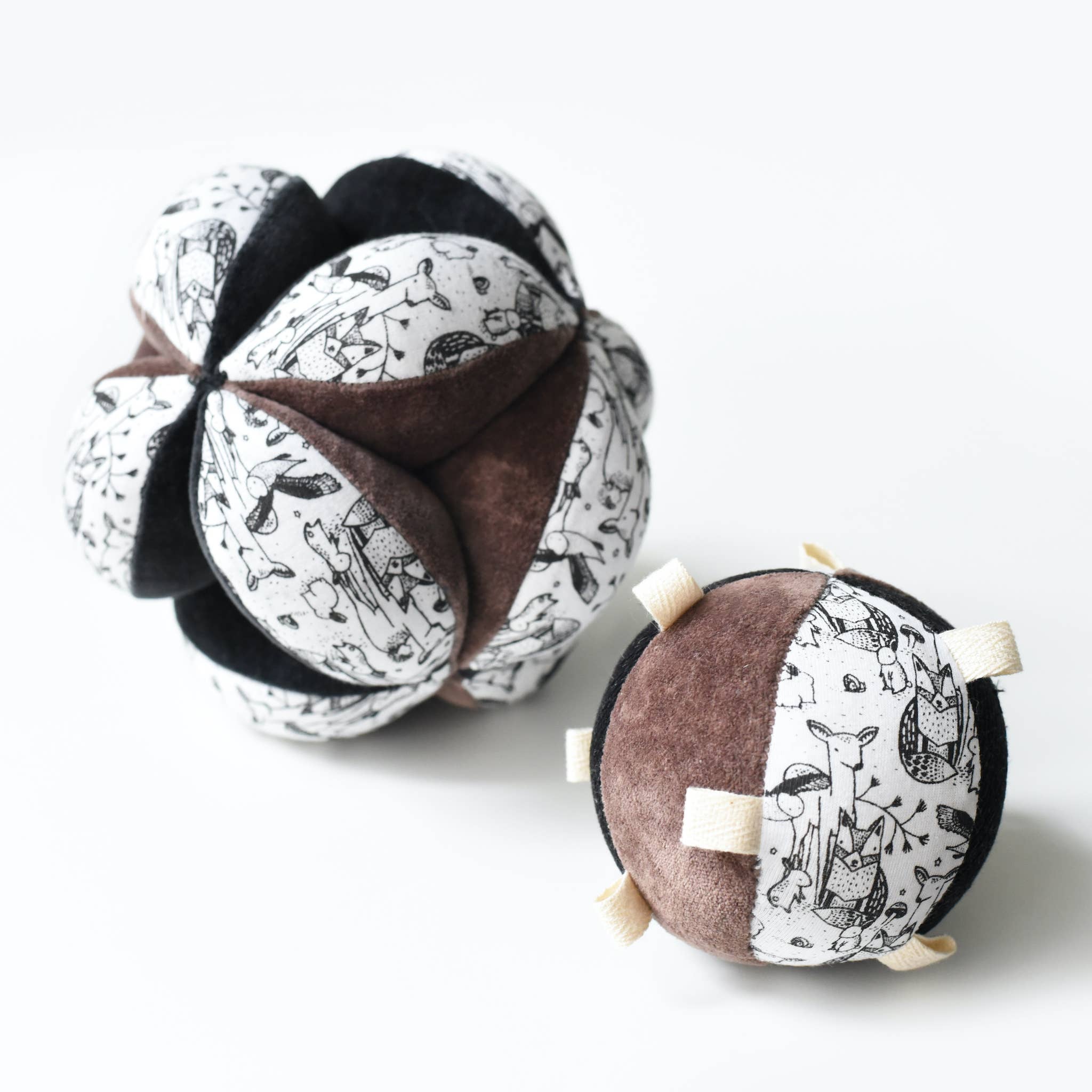Wee Gallery - Taggy Ball with Rattle - Woodland