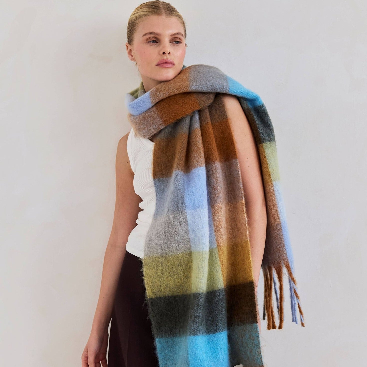 Arctic Fox & Co. - North America - The Reykjavik Scarf - 100% Recycled - Blue/Orange - FW25 