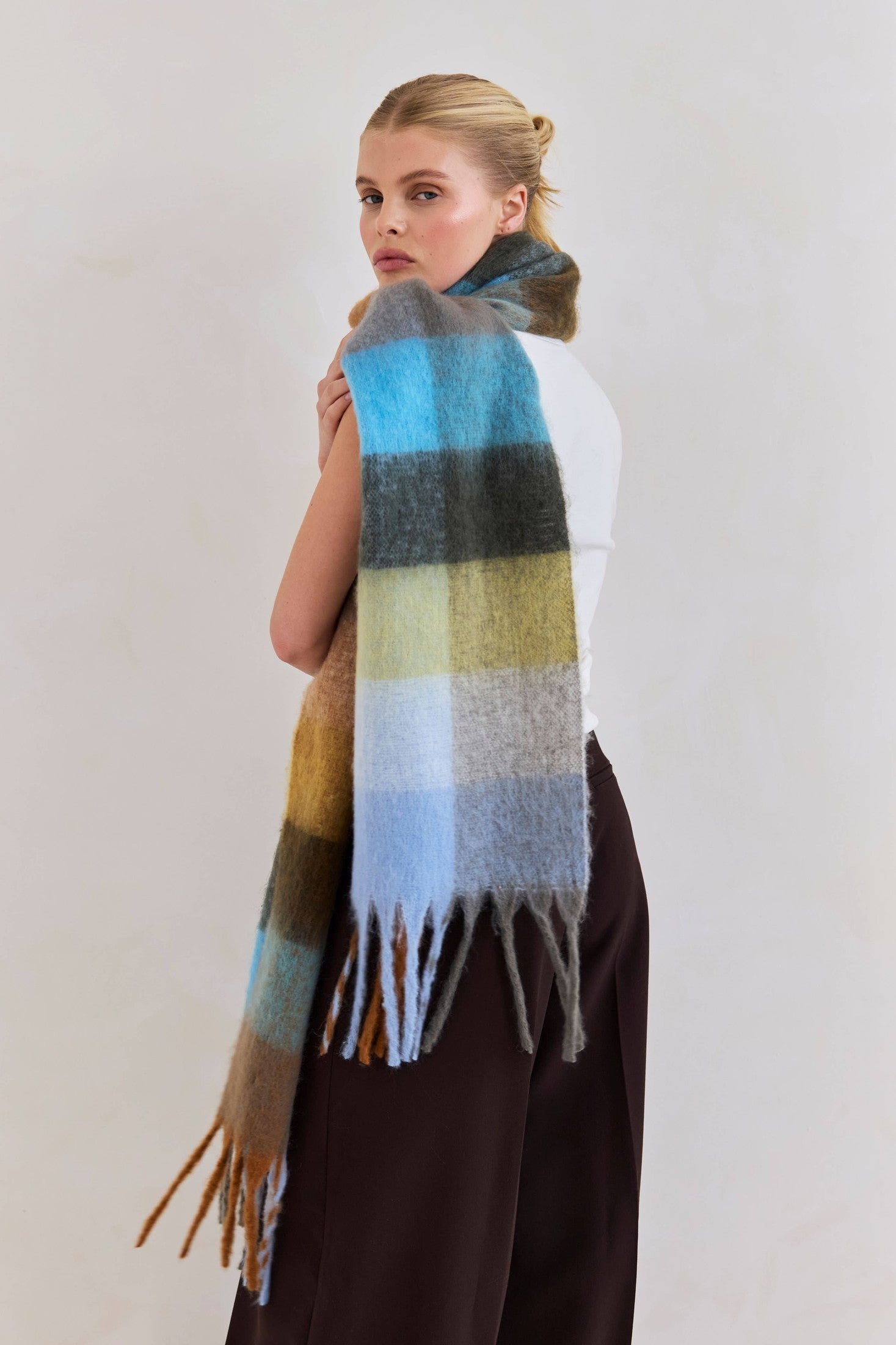 Arctic Fox & Co. - North America - The Reykjavik Scarf - 100% Recycled - Blue/Orange - FW25 