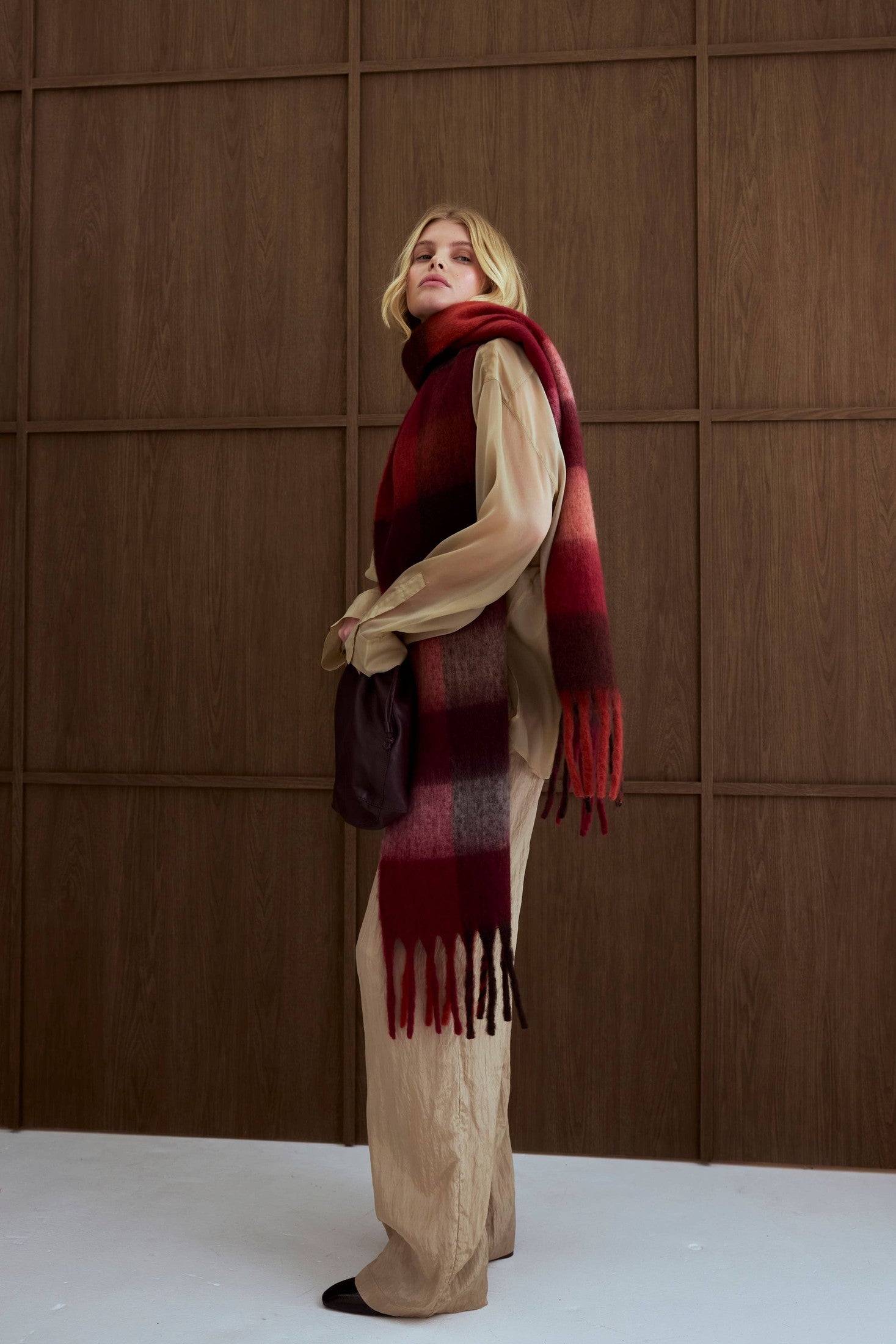 Arctic Fox & Co. - North America - The Reykjavik Scarf - 100% Recycled - Burgundy check - FW25 