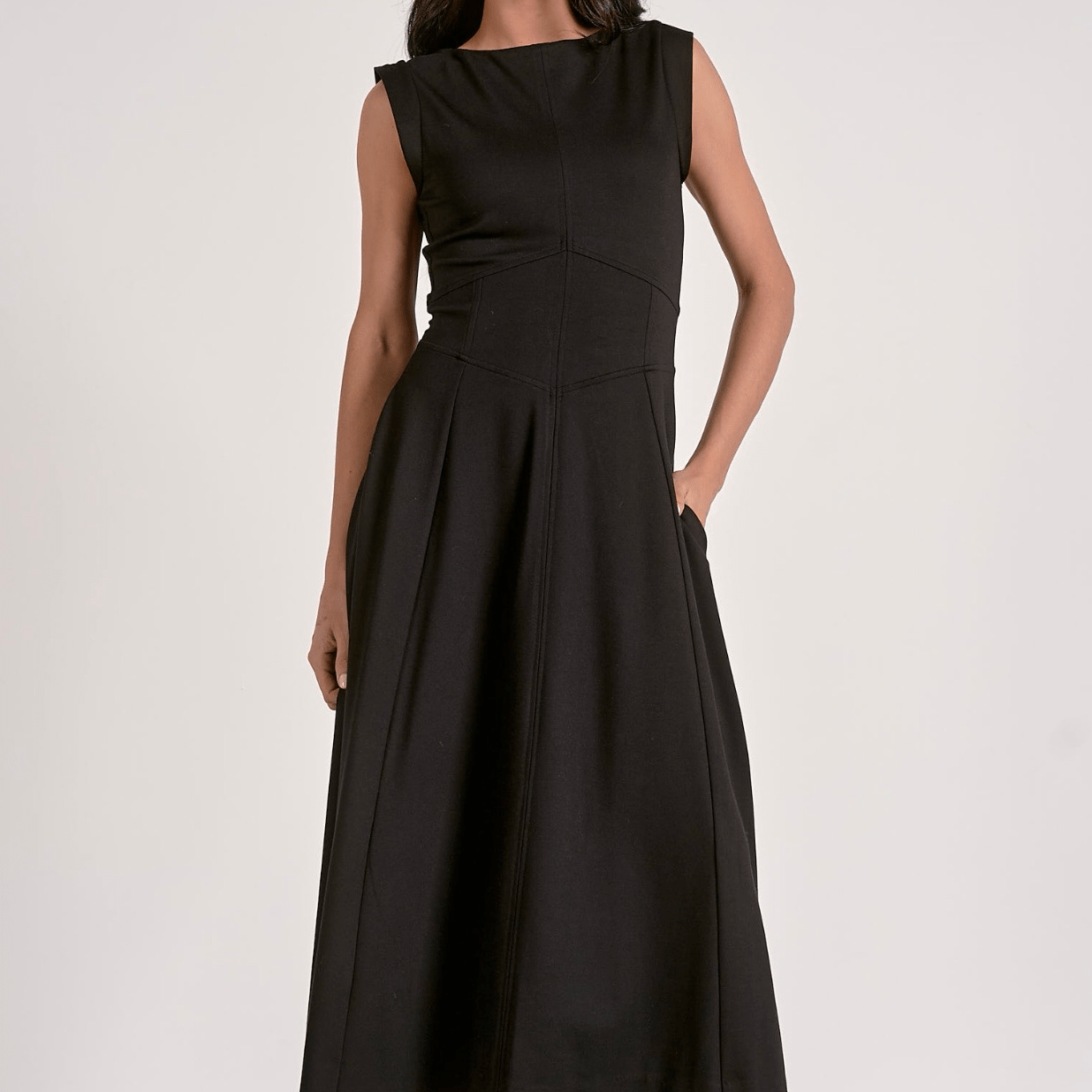 black midi flare dress Sleeveless PAbatik Lovers and Friends City flare midi silhouette with Size:16-16½ 36/37