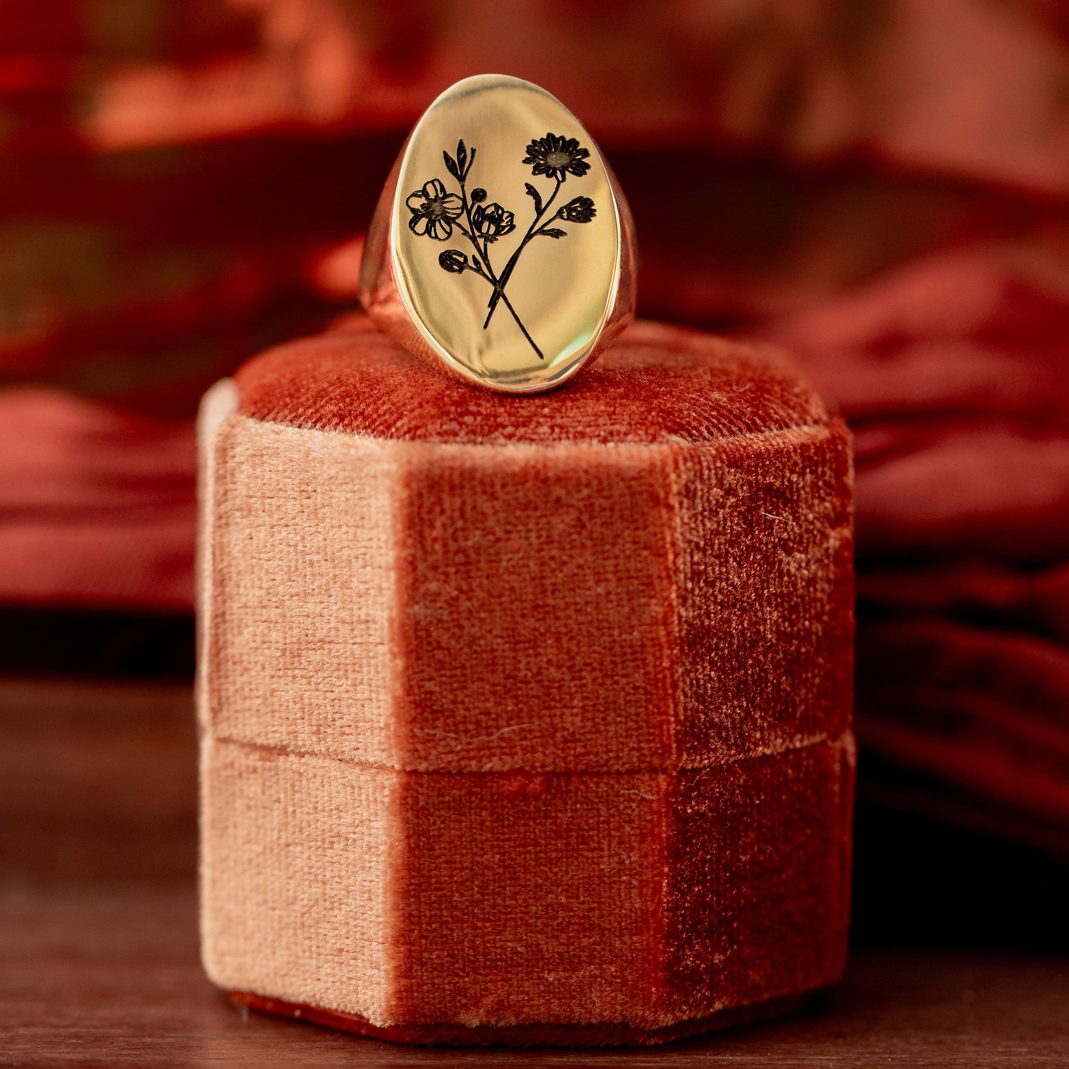 Bloom Signet Ring Muduvadi Rings
