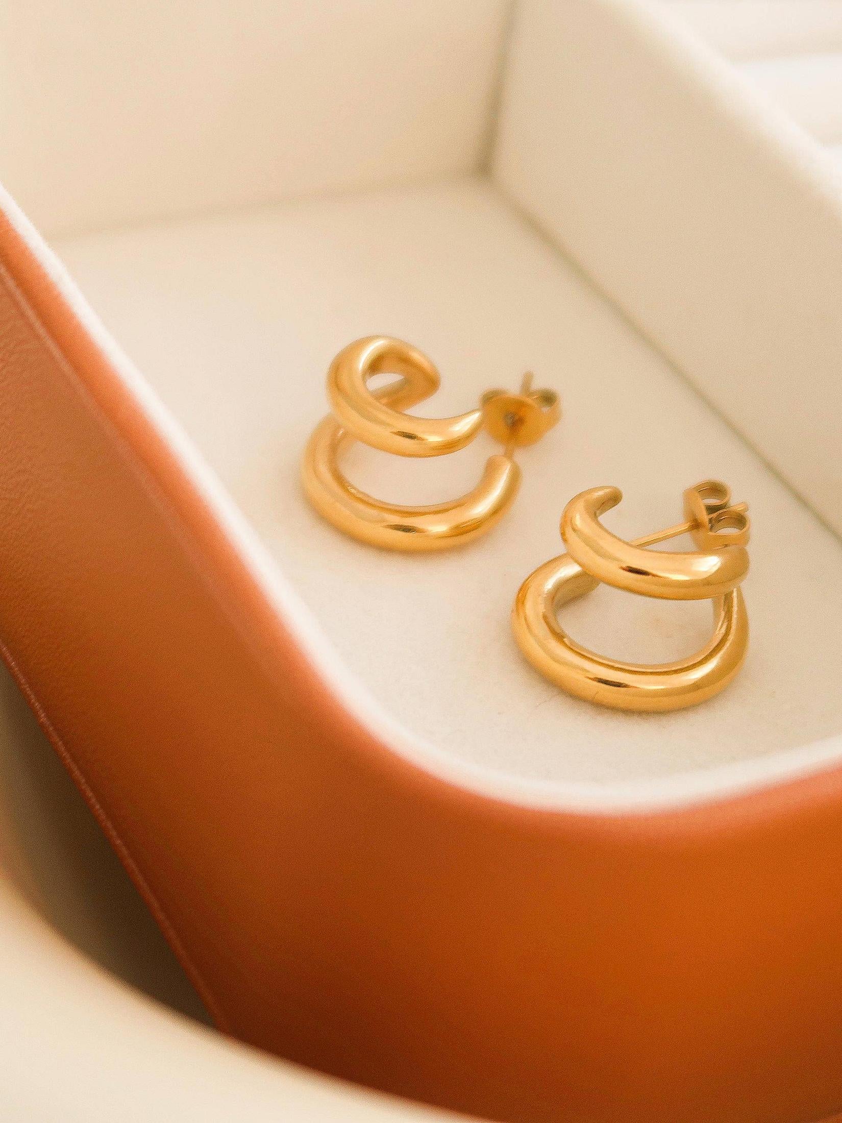Flânerie by MAIQ - Maddison-Gold Non-Tarnish Double C Hoop Earring 