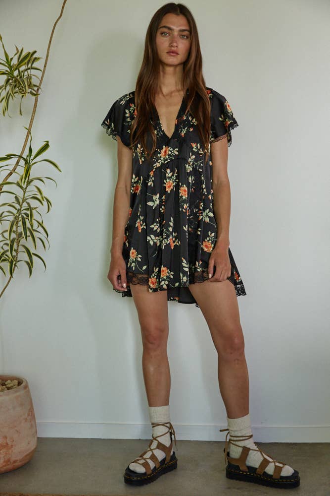 Floral Print Plunged V-Neck Short Sleeve Flare Mini Dresses + Jumpsuits