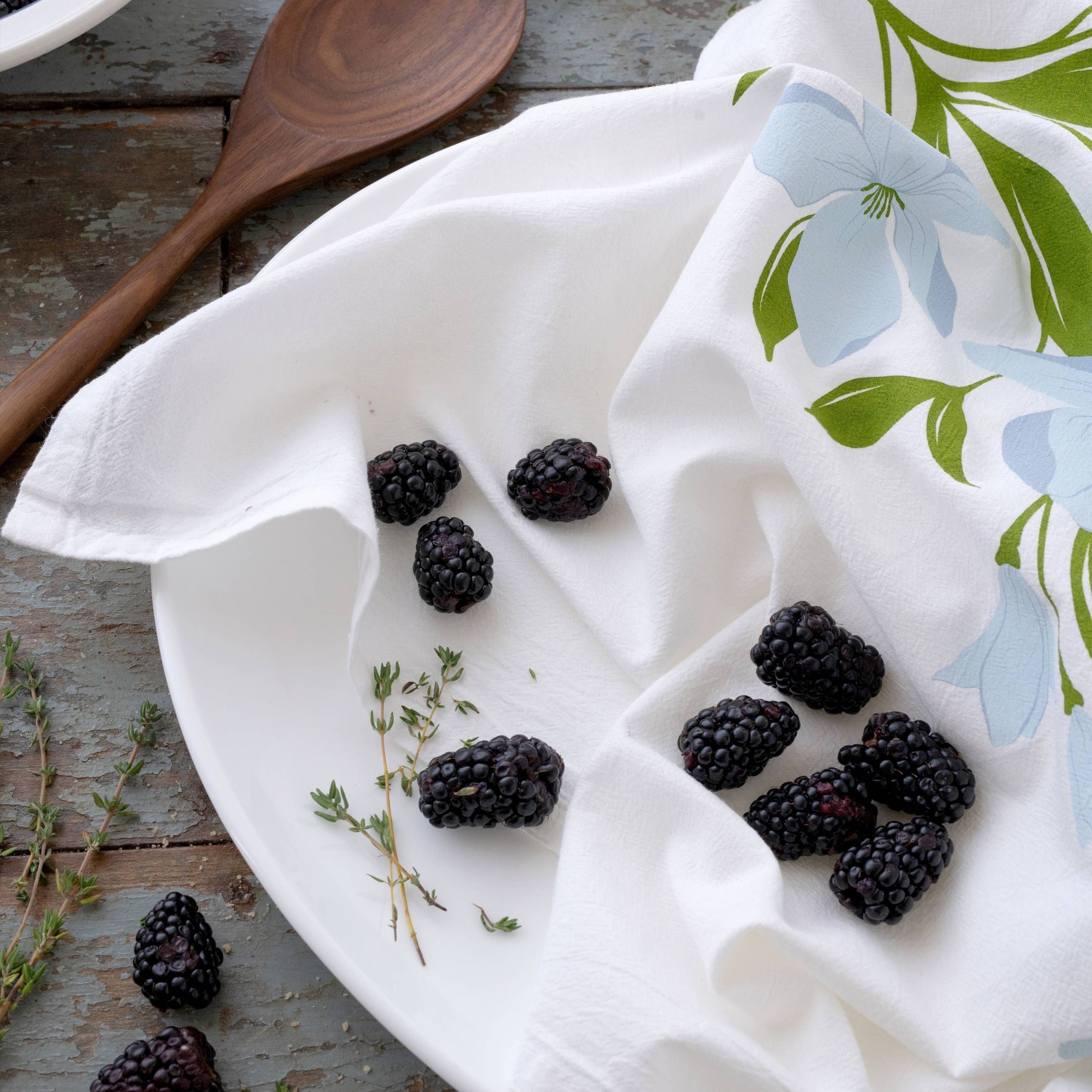 HAZELMADE® Tea Towels + Gifts - Dogwood Flower Tea Towel | Kitchen Towel 