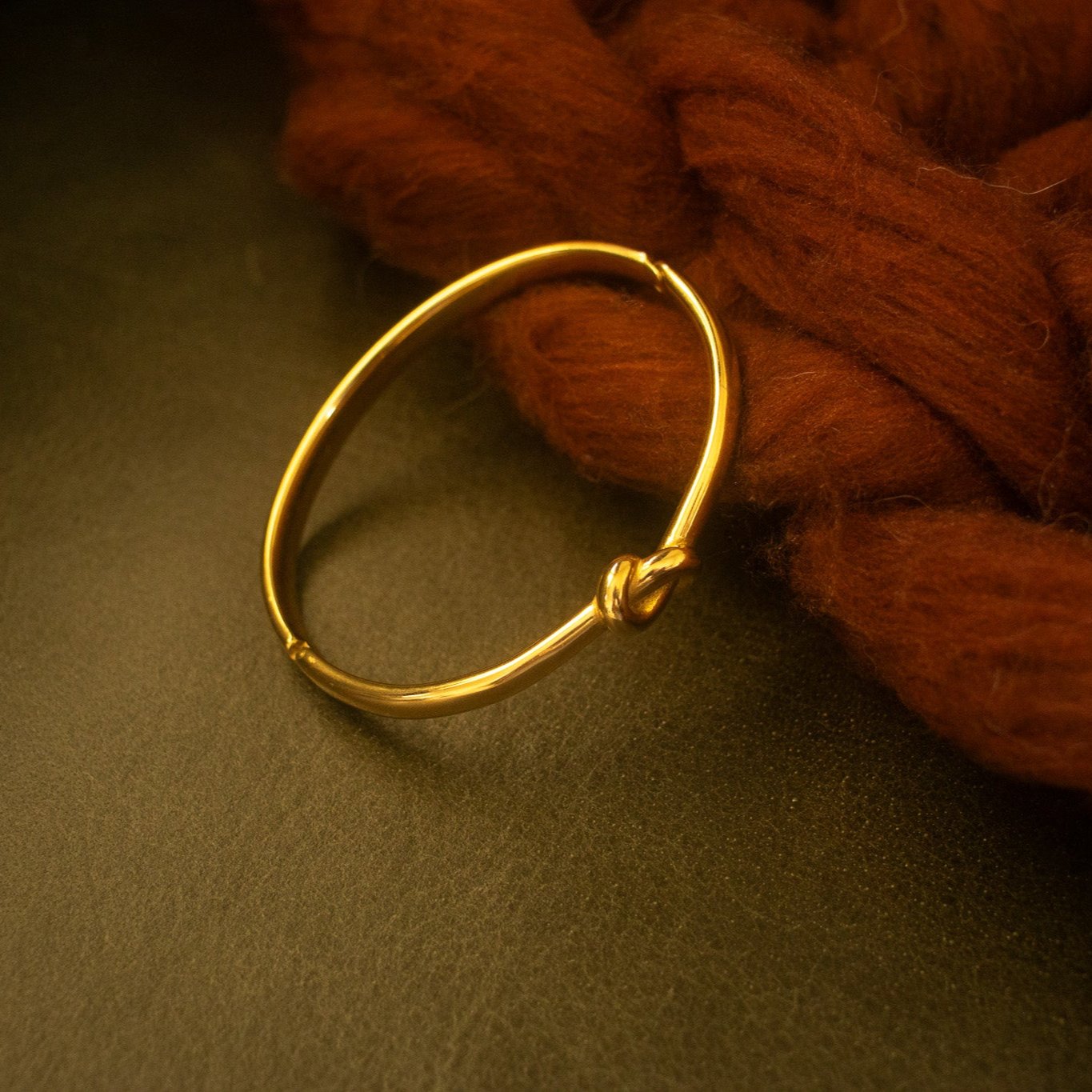 Alice 18K Gold Knot Cuff Bracelet