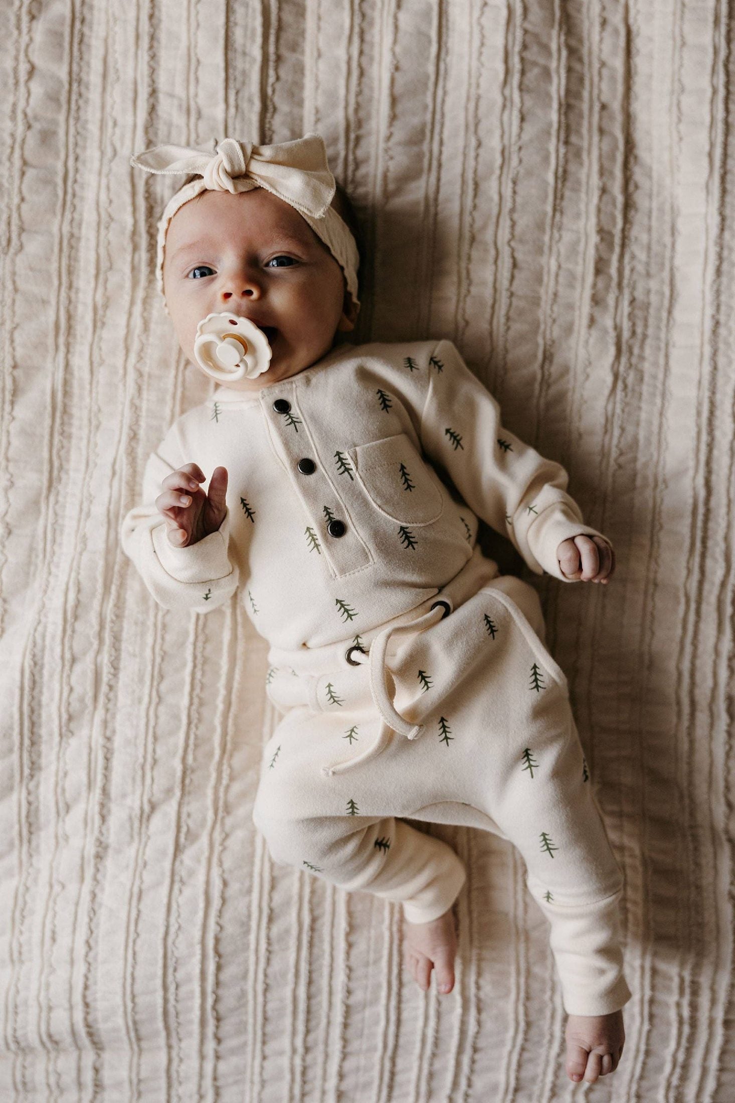 L'ovedbaby - Buttercream Tree | Organic Henley Sweatshirt & Jogger Set 