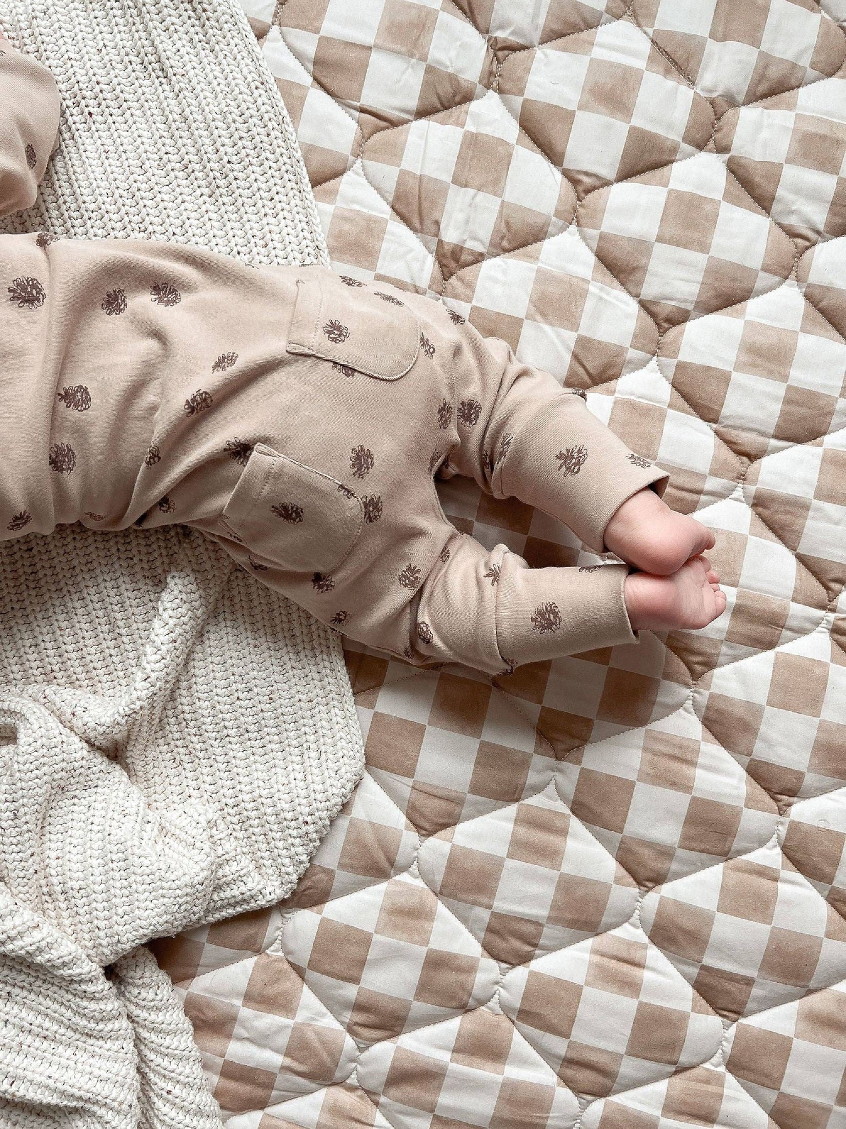 L'ovedbaby - Oatmeal Pinecone | Organic Zipper Romper 