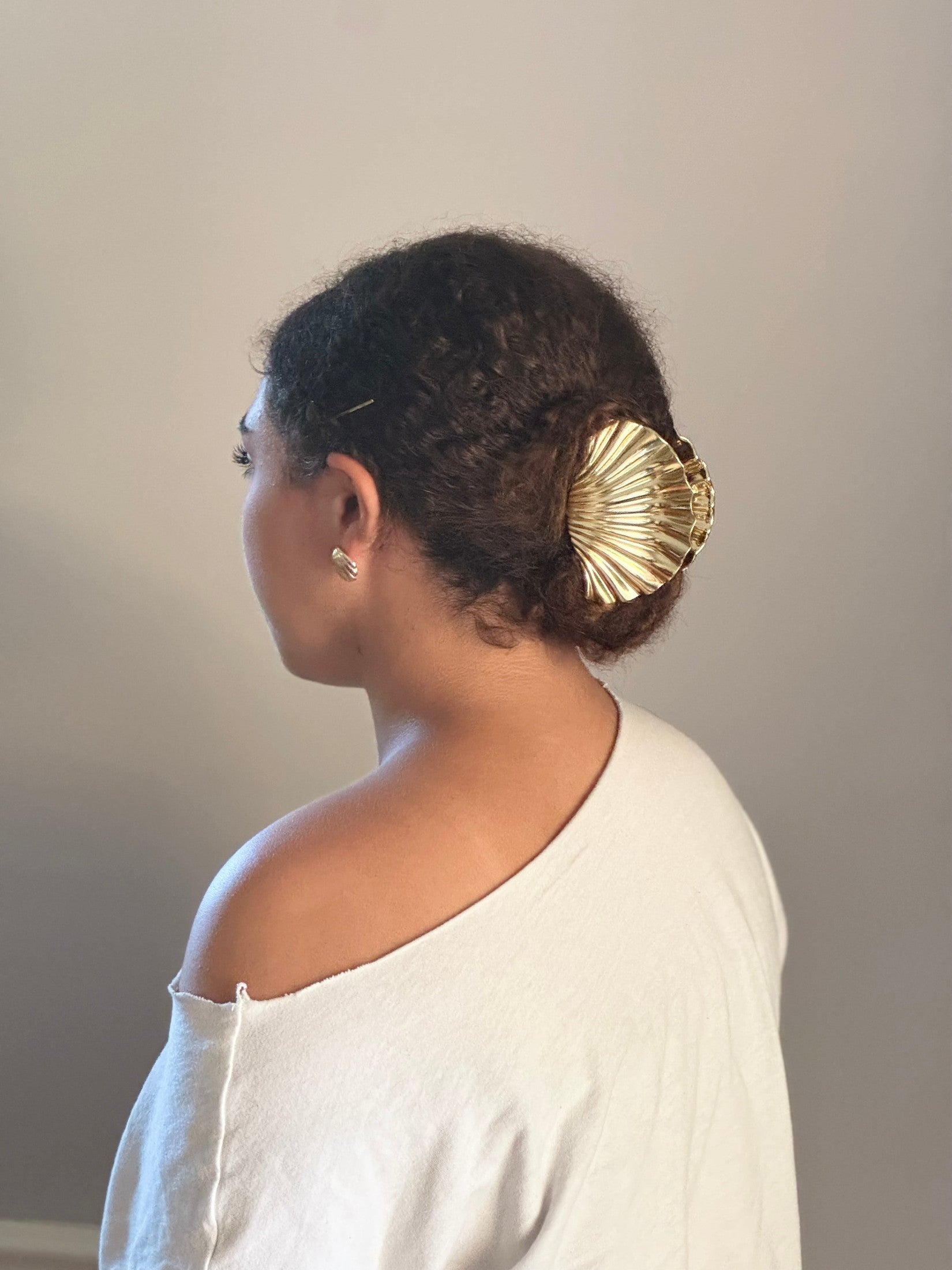 Océana Gold Shell Clip Hair Accessories