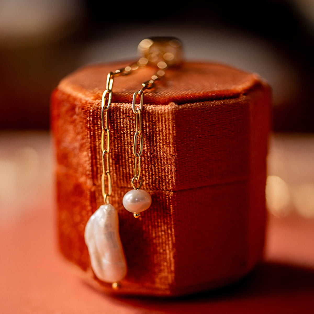 Ophélia Pearl Bolo Necklaces
