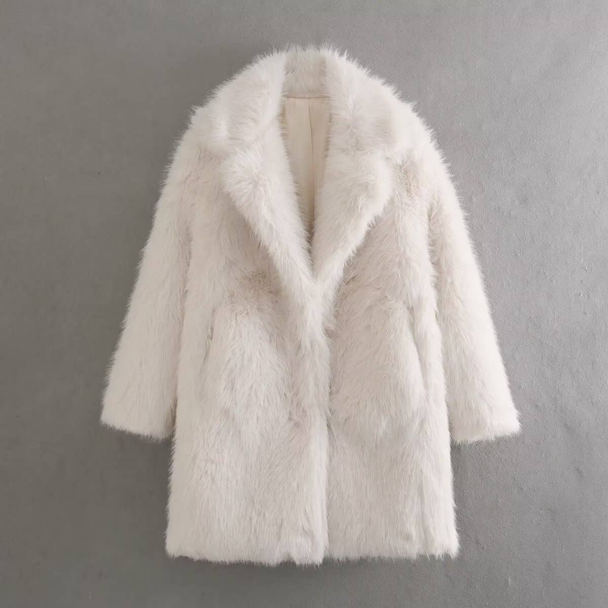 Rosa Clothing - Stylish Loose Midi Faux Fur Coat 