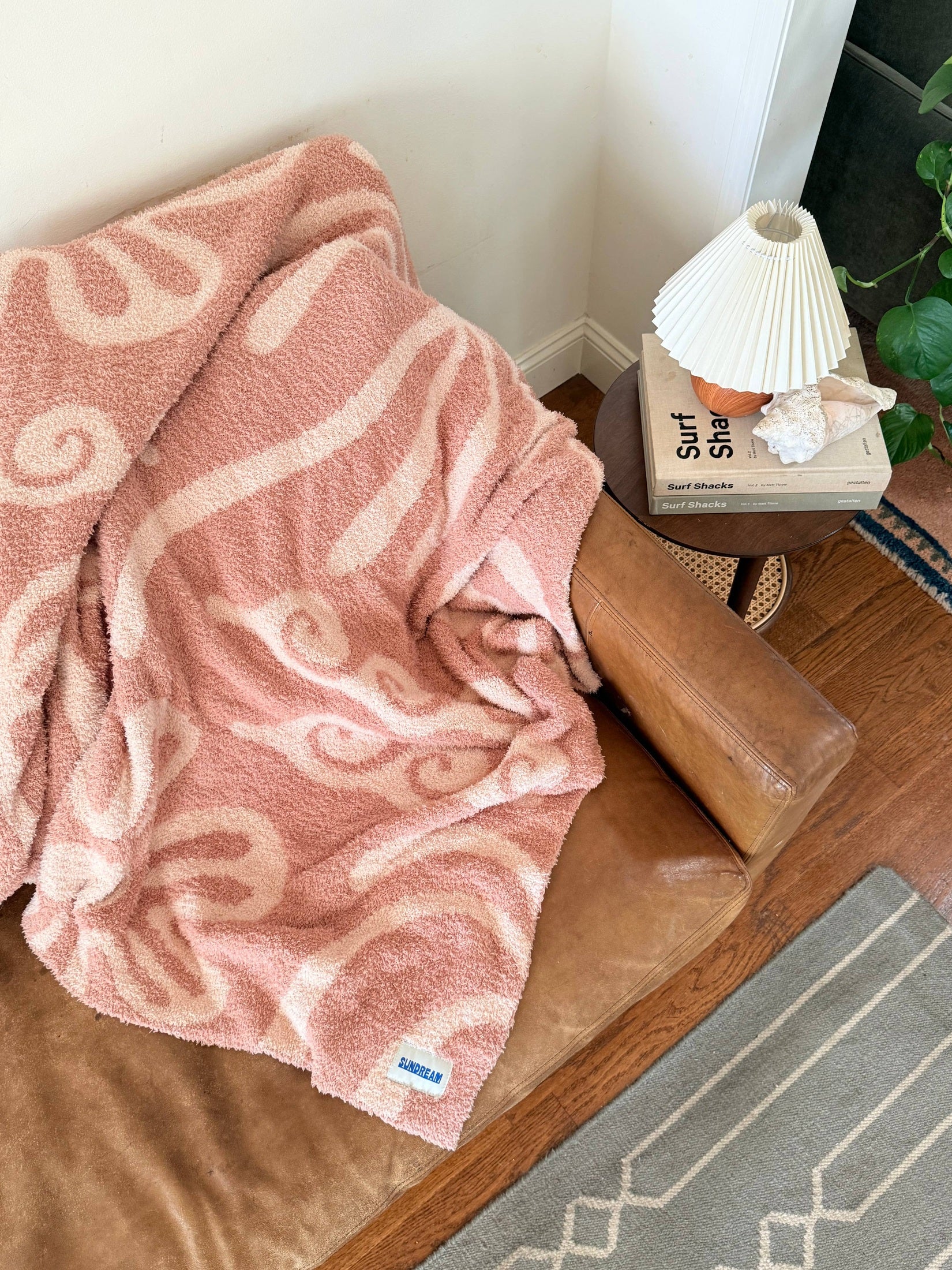 Sundream - Hanalei Plush Throw - Island Blush 
