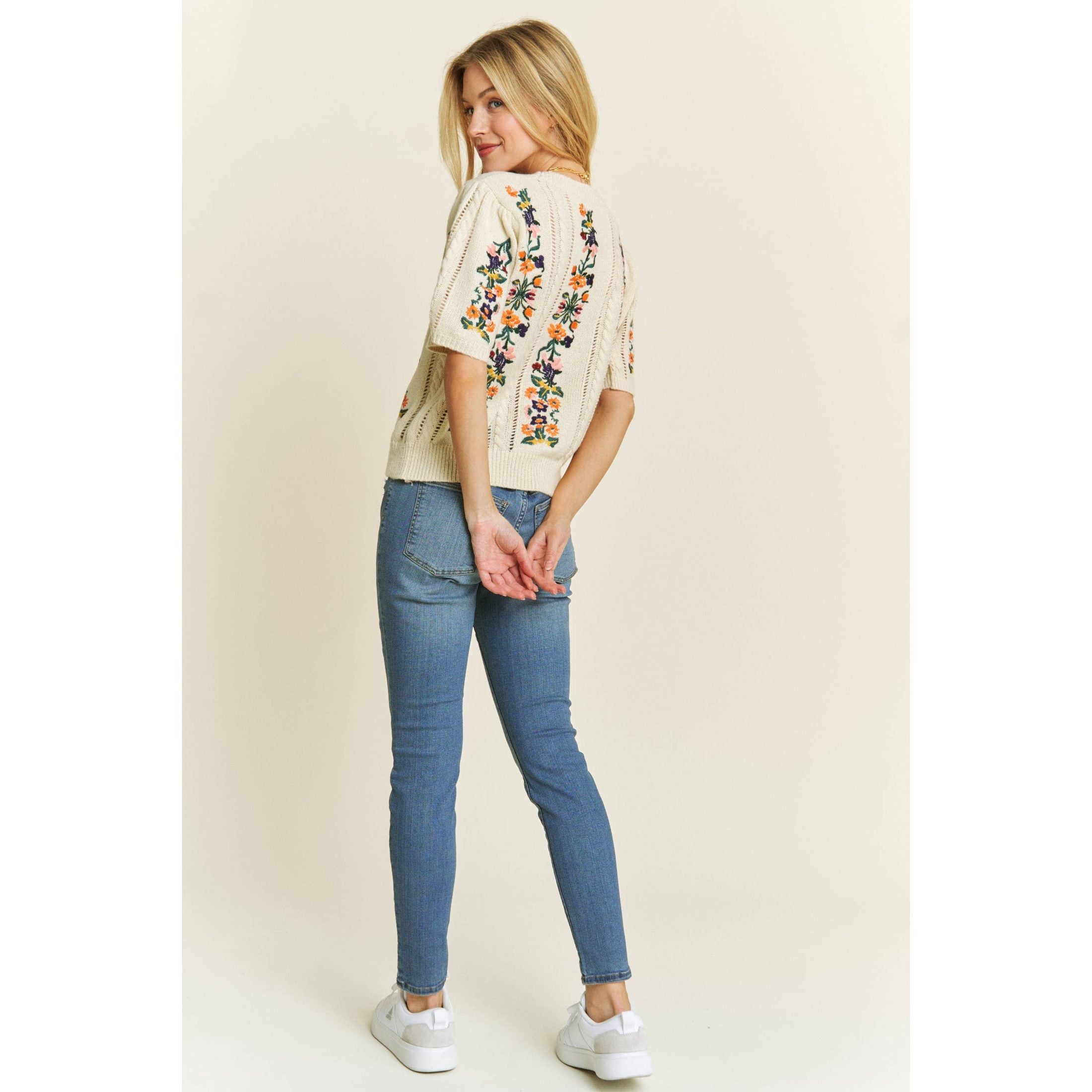 Sweet Generis - CUTE FLORAL EMBROIDERY CASUAL PULLOVER SWEATER 