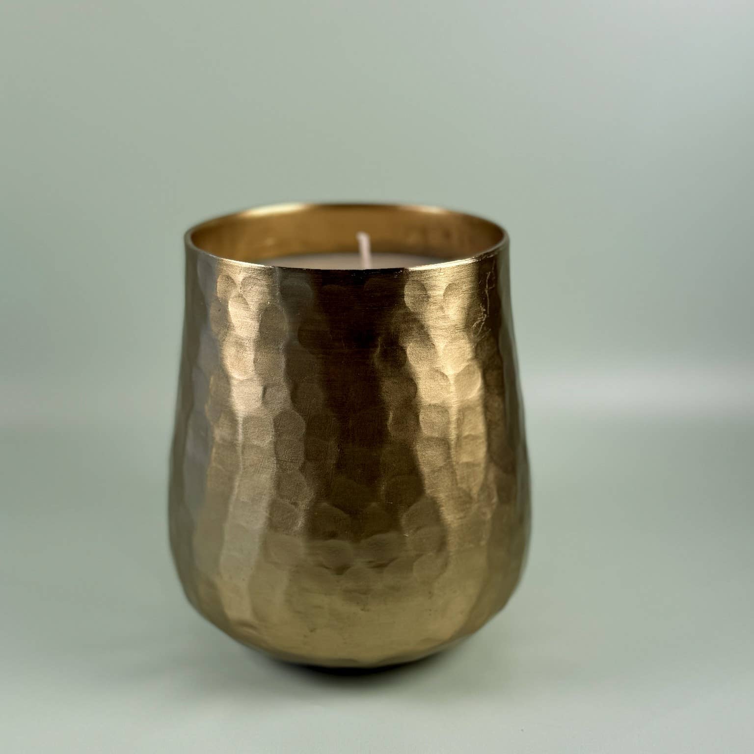 Unplug Soy Candles - Gold Hammered Soy Candle 