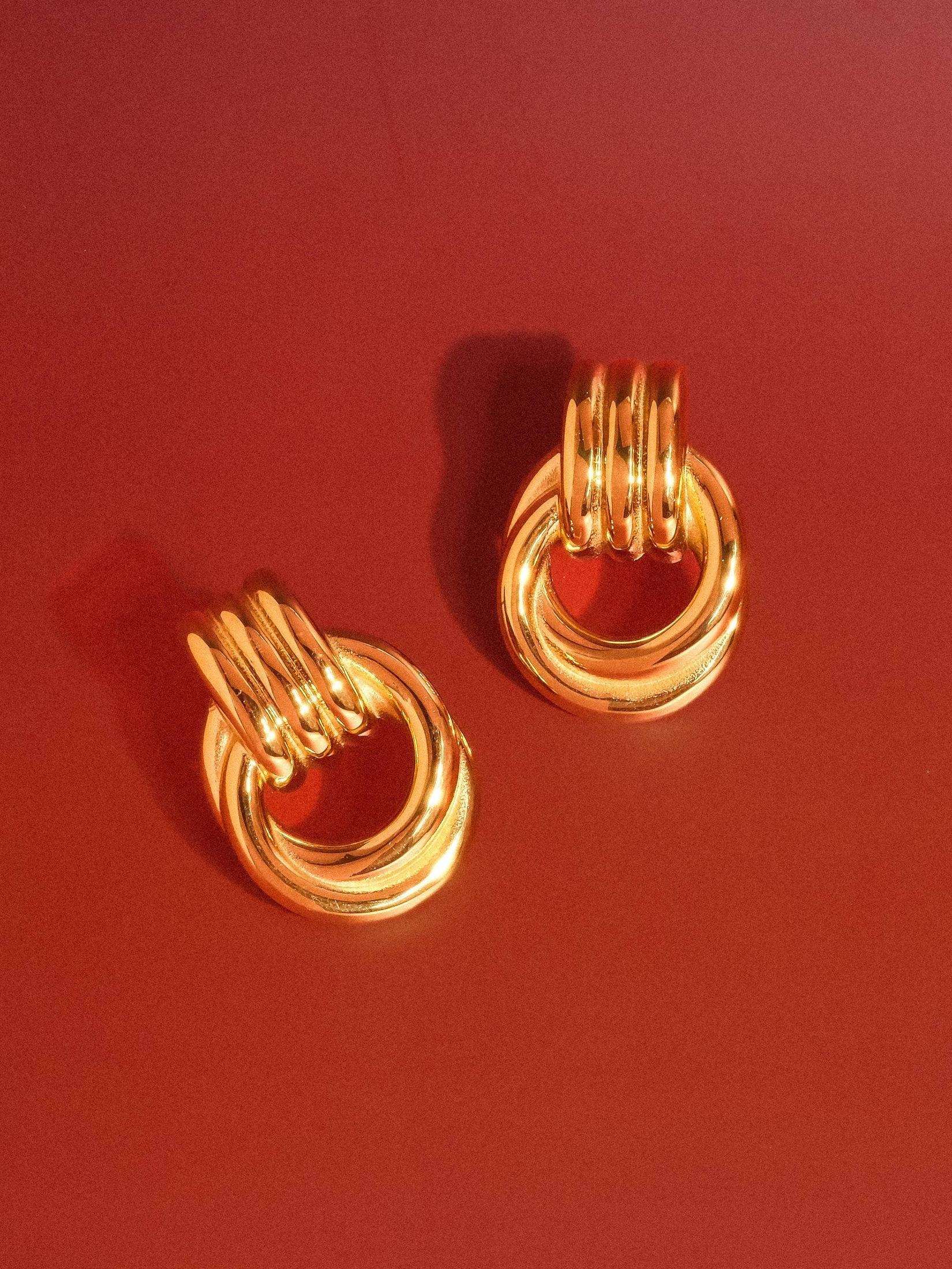 Wanda Classic Hoop Earring Earrings