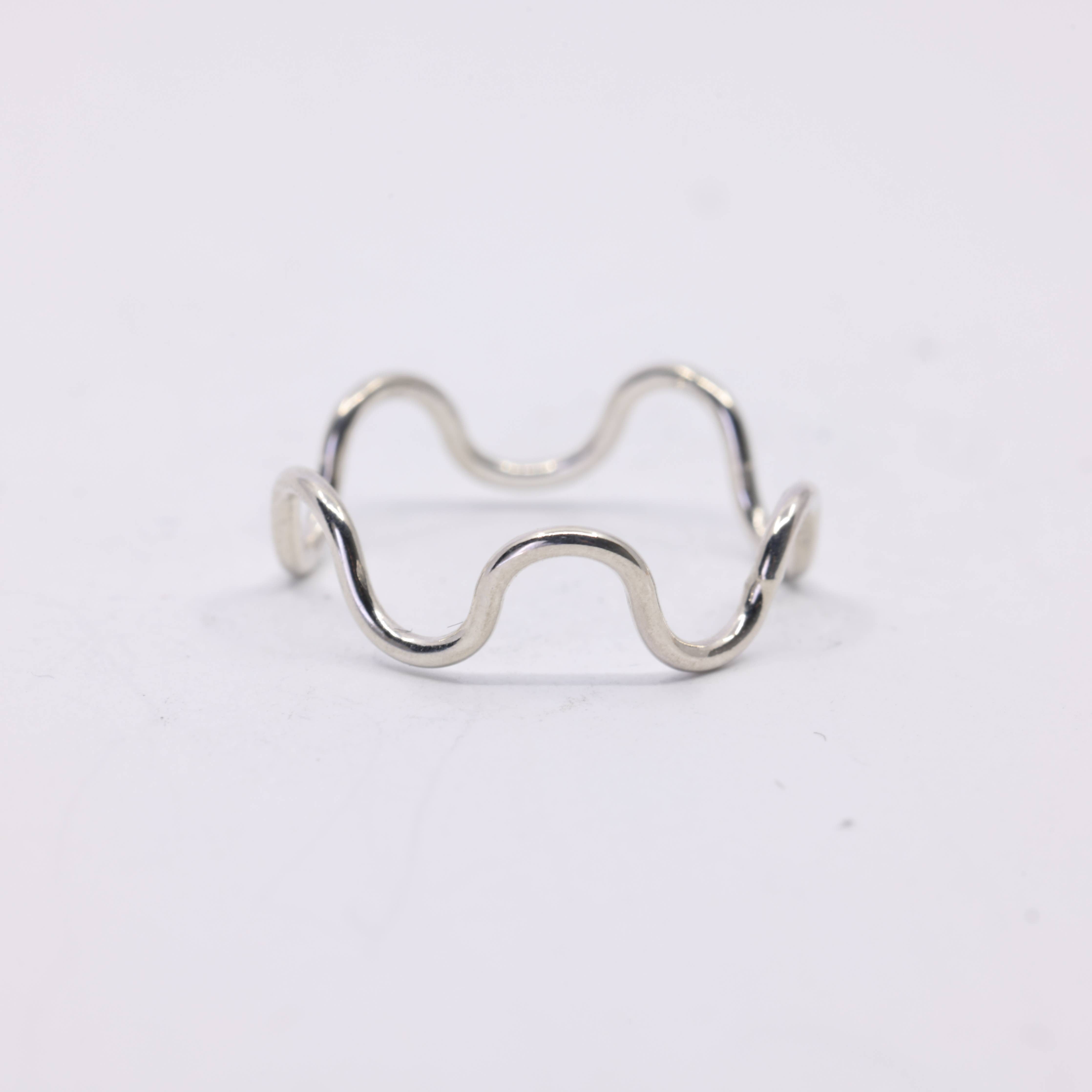 Wiggle Ring in Gold or Silver Rings