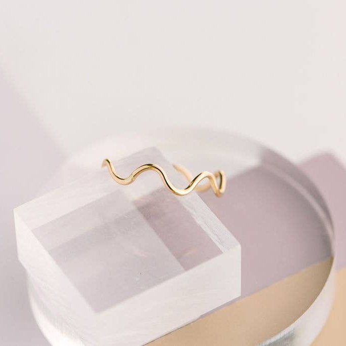 Wiggle Ring in Gold or Silver Rings